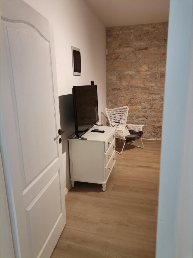 Apartvilla Castropola Zewnętrze zdjęcie